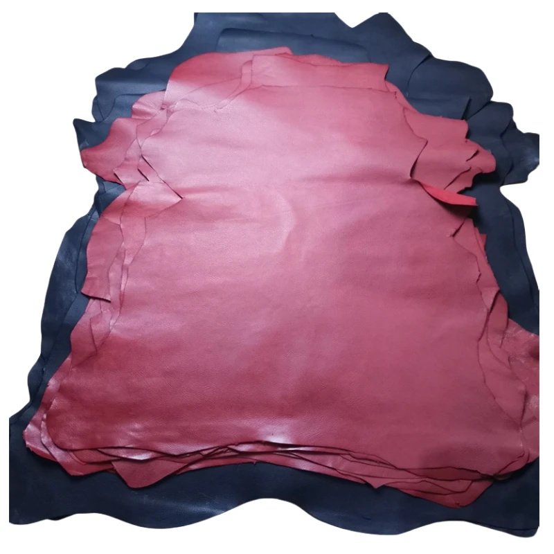 Черно-красная овчина толщиной 1 мм. Кожа первого слоя. Натуральная кожаная ткань.