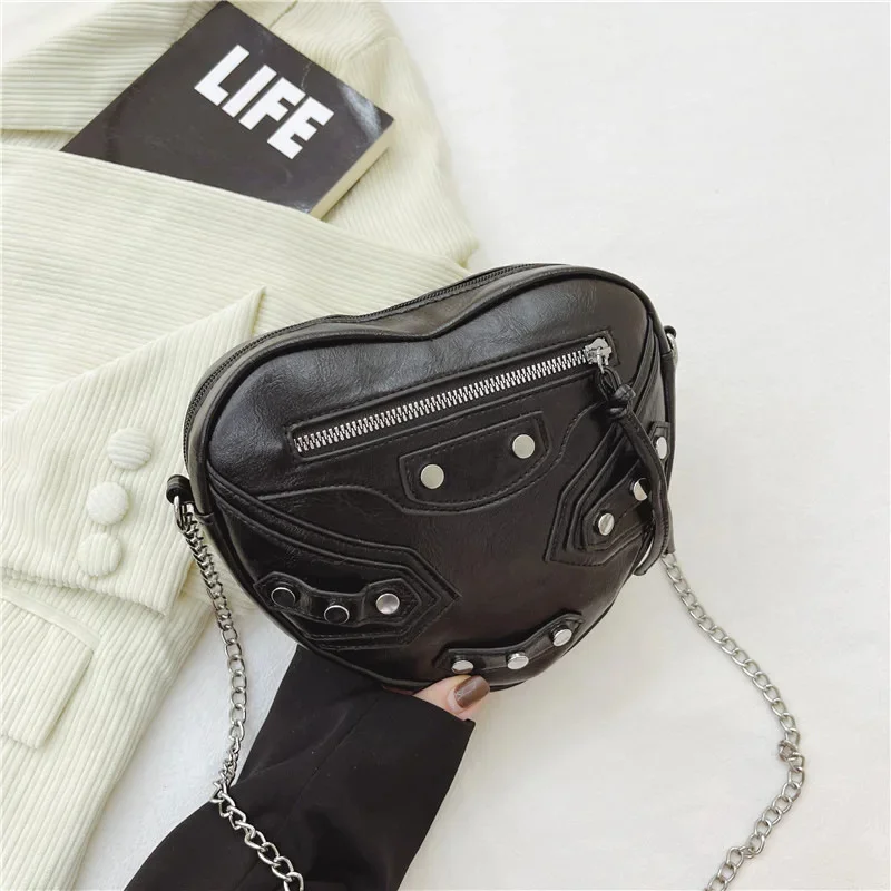 

Luxurious Contrast Sweet Cool Heart Shoulder Bag Ladies Summer Fashion Sweet Cool Chain Crossbody Bag for Women Luxury