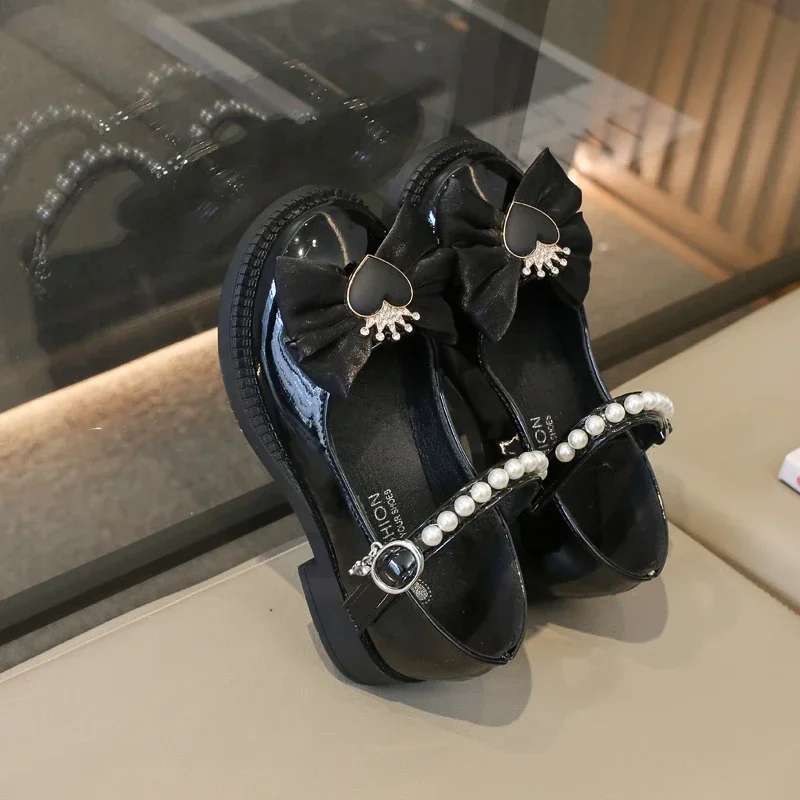 Туфли детские кожаные с бантом элегантные жемчугом для принцессы модная