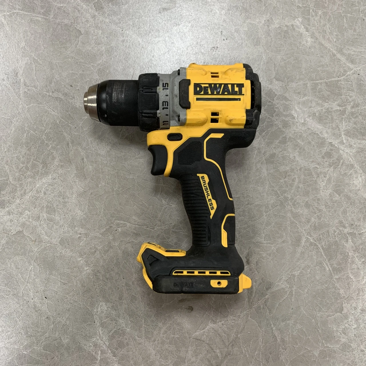 

Аккумуляторная дрель DEWALT 20 В DCD800 Многофункциональная дрель Электрическая ручная дрель Электрическая отвертка - только корпус, б/у