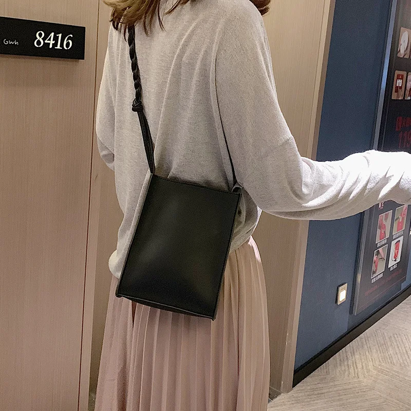 

Fashion Inclined Phone Pouch Vintage Messenger Pack Girl Bag Mona Small Square Shoulder Bag Leather Weaving Belt Crossbody Bags
