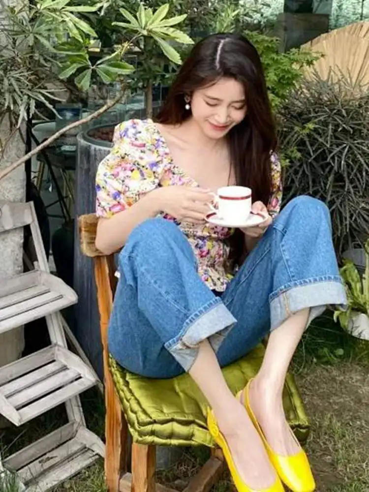 

2022 New Spring and Summer Square Collar Short Floral Top Shirt Woman Tops