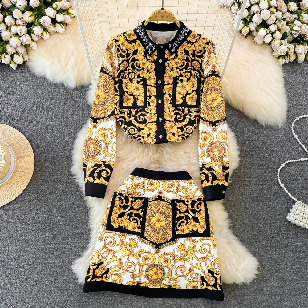 

Fashion Suit Crewneck Long-sleeved Printed Barak Shirt + High-waisted Wide-leg Shorts Two-piece Suit