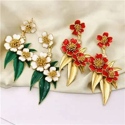 

Europe And The United States Exaggerated Style Enamel Ear Accessories Niche Design Wind Flower Fashion Earrings Female