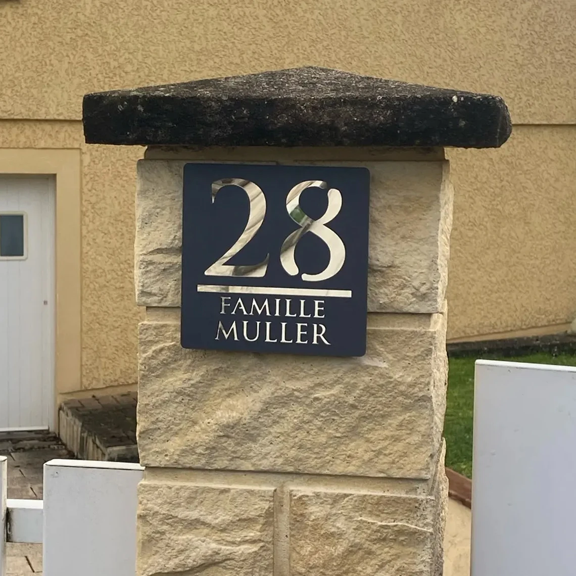 Персонализированный уличный знак с номером дома