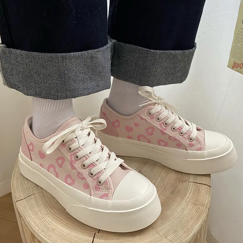 

2022 New Fashion Pink Heart Print Canvas Sneakers Woman Vulcanize Shoes Spring Casual Students Daily Footwear