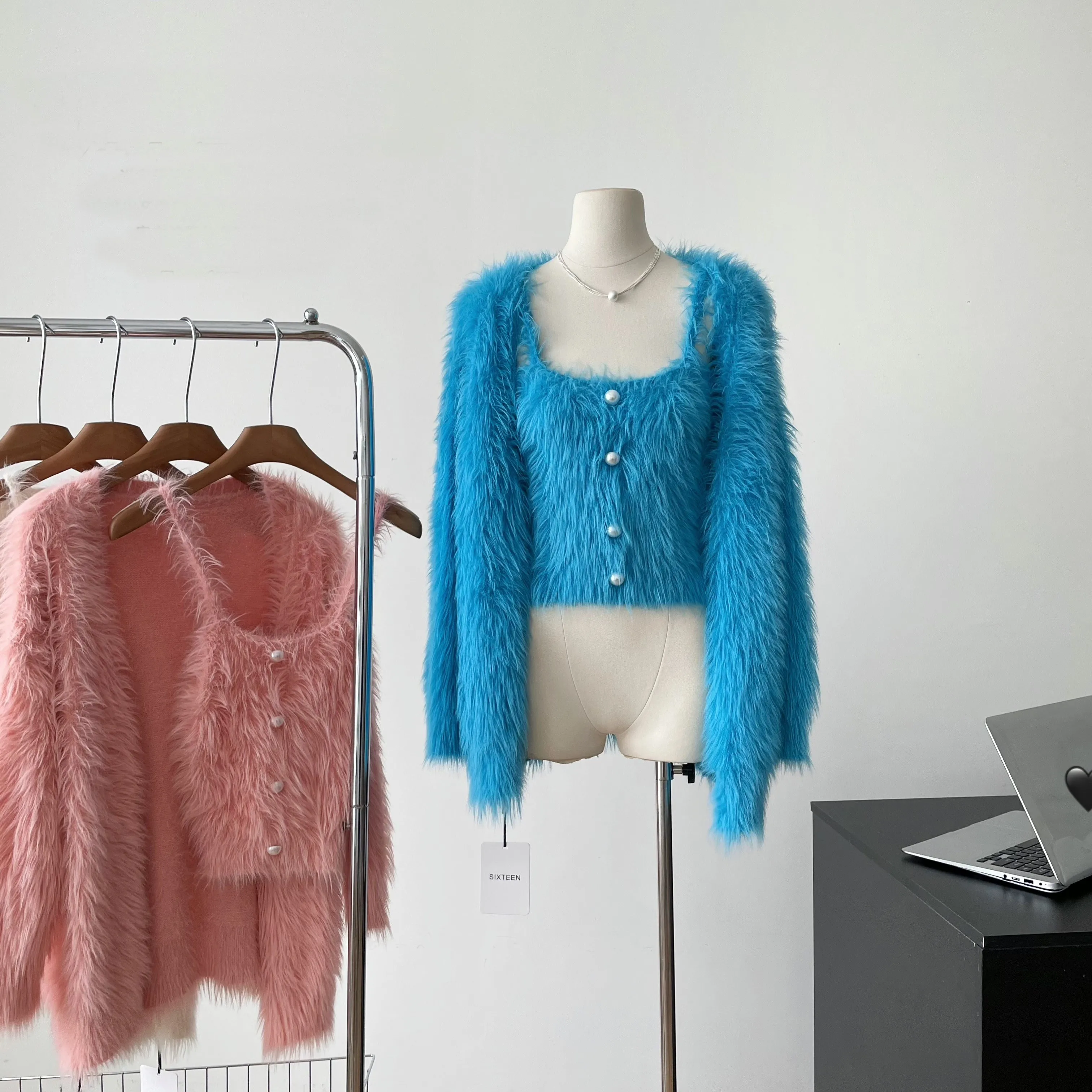 

Women's Elegant Fuzzy Two Pieces Cardigan Set Lady Faux Fur Long Sleeve Single Breasted Loose Cardigan Outwear + Tank Top