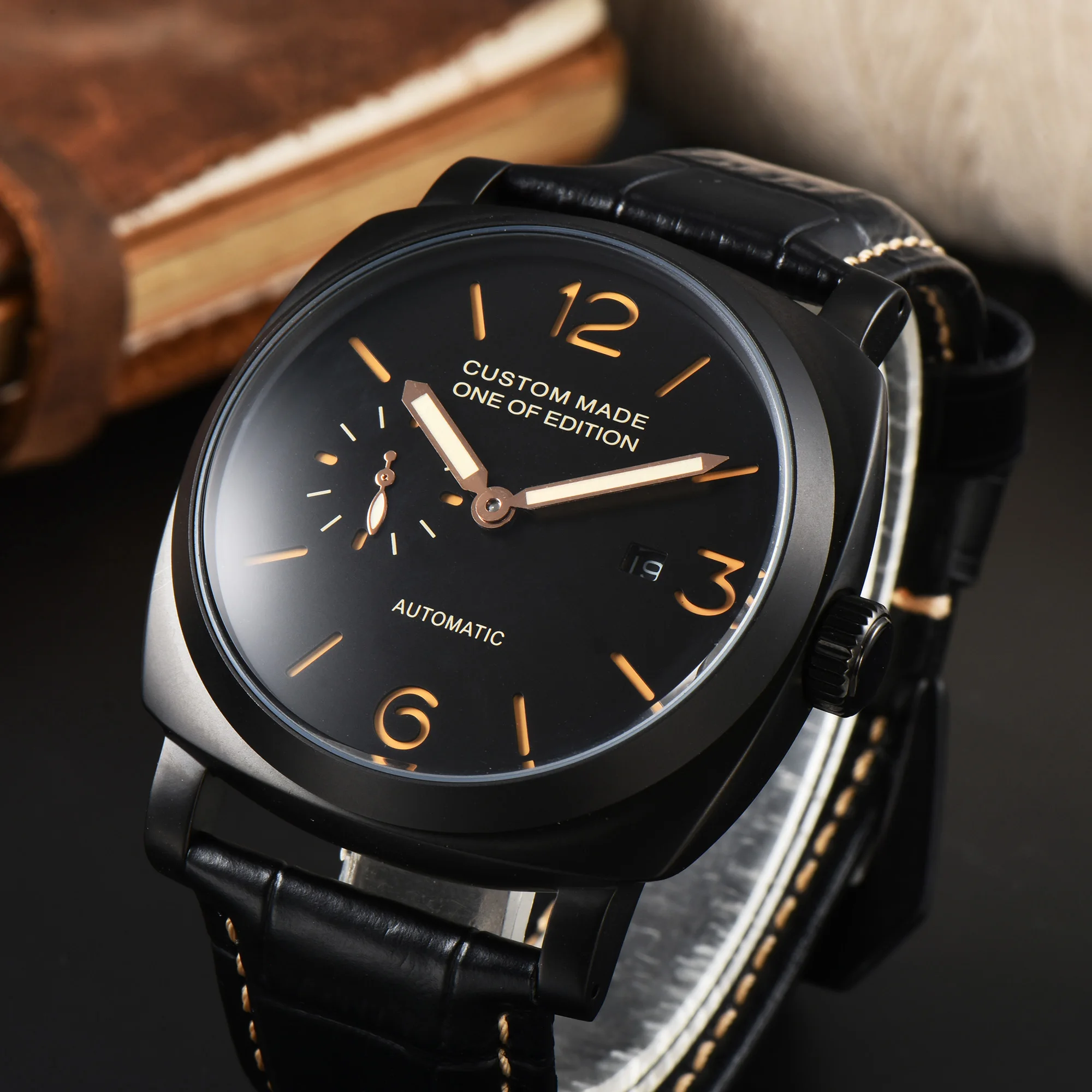 Фото Модный бренд DESIGN ST2557 46 мм Мужские часы Сапфировые автоматические механические часы Деловые часы со светящимся циферблатом №1