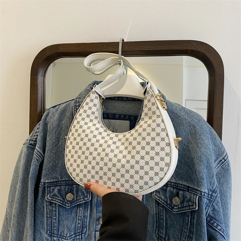 French Underarm Women's Presbyopic Crescent-Shaped Niche Texture Saddle 2023 New Versatile Handheld Shoulder Bag