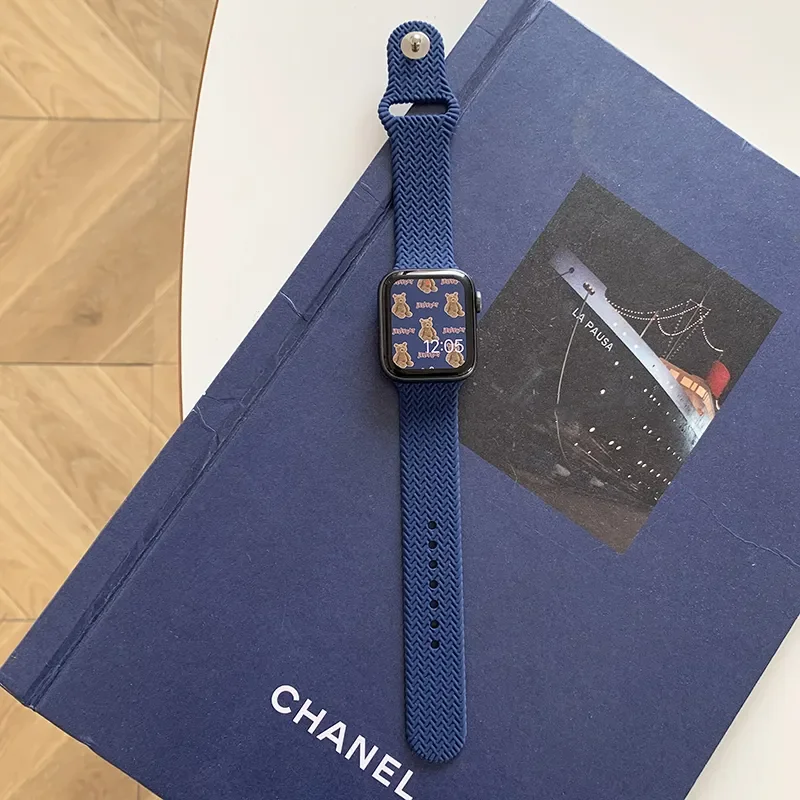 Soft Silicone Band For Apple Watch Series 7 6 5 4 3 2 SE Rubber Watchband Strap For iWatch 41MM 45MM 38MM 42MM 40MM 44MM