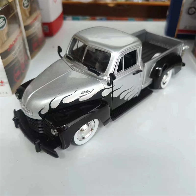 

Модель автомобиля из металлического сплава 1:24 для Chevrolet 3100