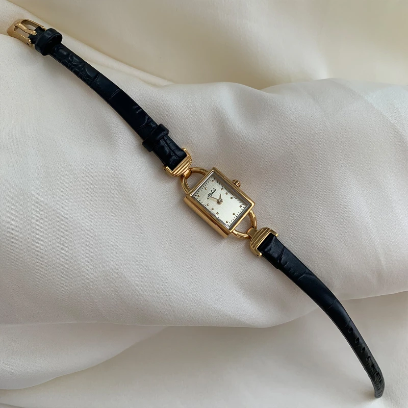 Модные темпераментные винтажные простые кварцевые часы для пожилых женщин