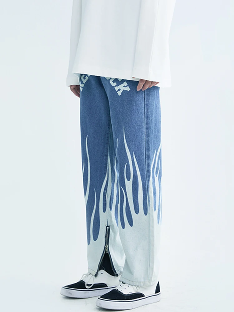 Hip -hop Flame Letter Printing and Patchwork Men's Denim Jeans Jeans Straight Street Pants Foot Zipper Casual Trousers Men JEANS