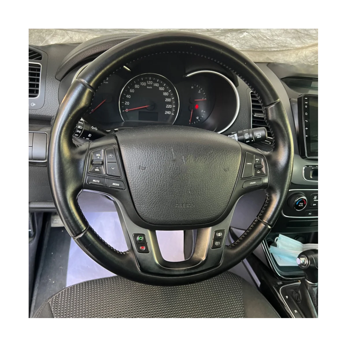 

967002P380DAQ Car Steering Wheel Mode Cruise Control Volume Switch Button Phone Control Key for Kia Sorento 2013-2015