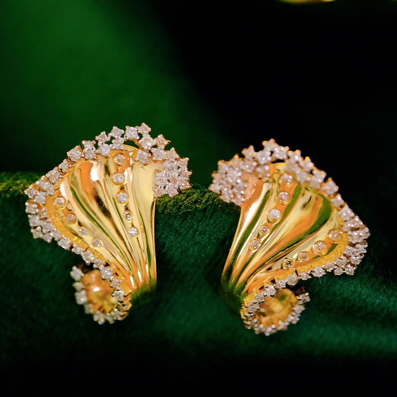 Рисунок 5 - Женские серьги-гвоздики в виде листьев