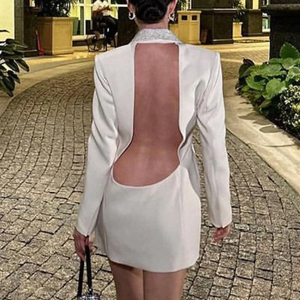 Рисунок 2 - Женский белый блейзер BLCG D2 с