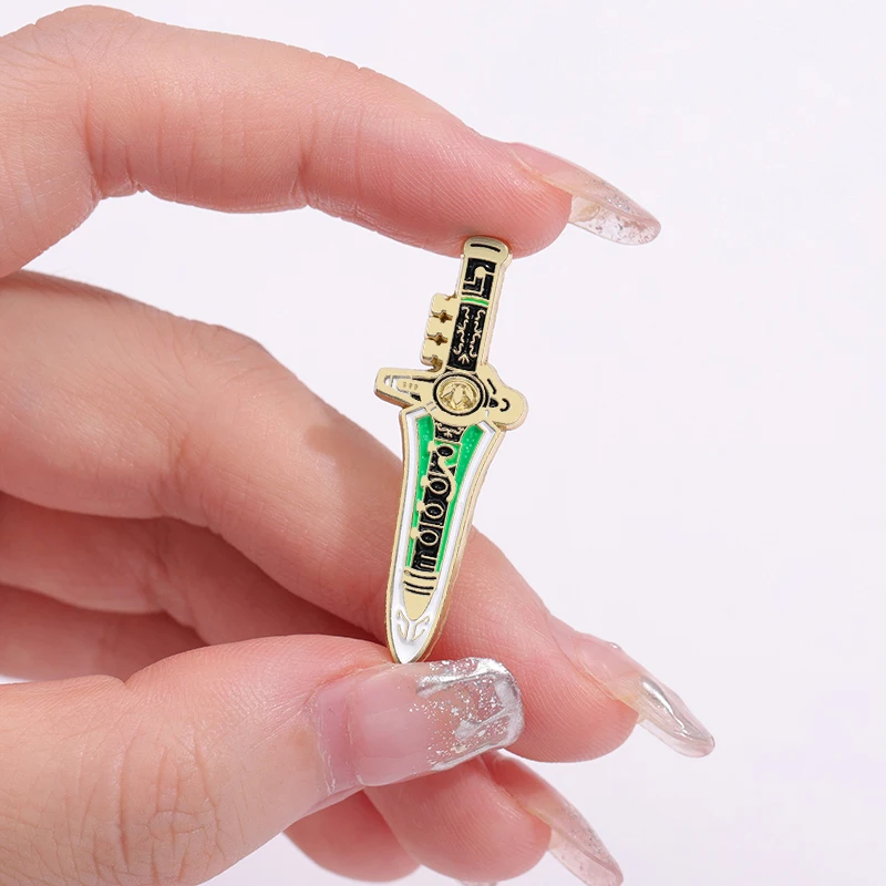 Эмалевые броши с тиснением