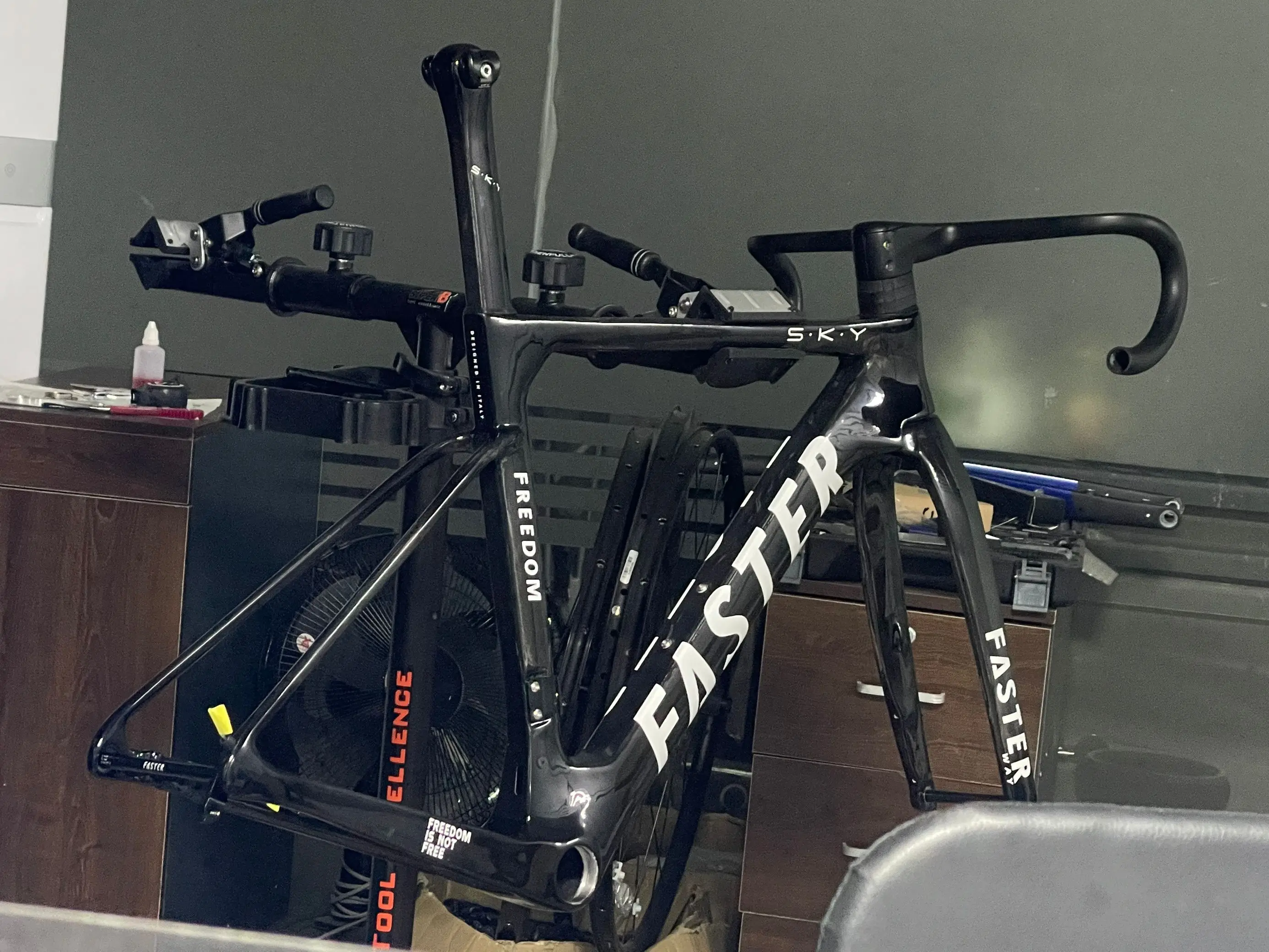 Новая модель T47 FASTERWAY Freedom Frameset Карбоновая дорожная рама для велосипеда с вилкой, зажим для подседельного штыря, гарнитура, руль 32C, дисковый тормоз (art.: 3920cd91b1dbb) - 3920cd91b1dbb
