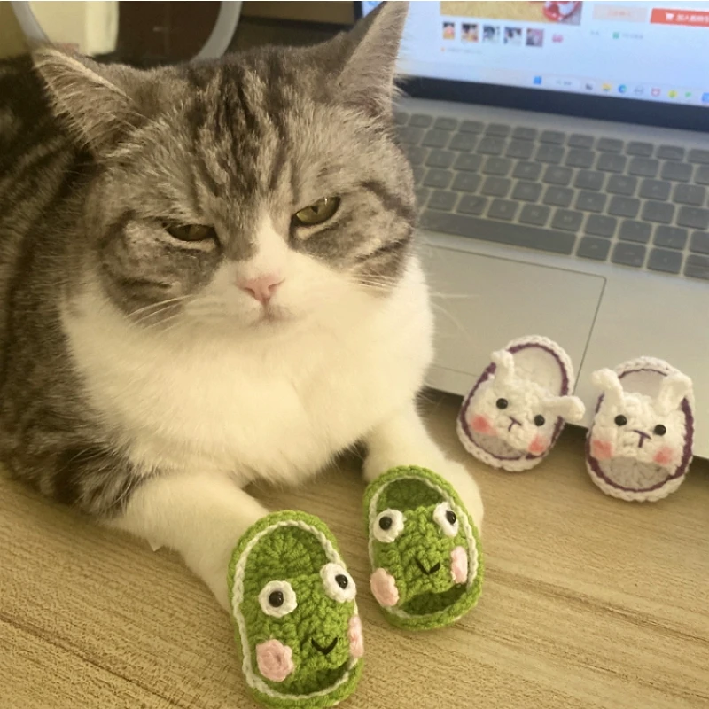 

Hand-woven Knitting Wool Slippers for Cats Pets Products Mini Paw Protector Shoes Funny Sandal Grooming Footwear Props Kitten
