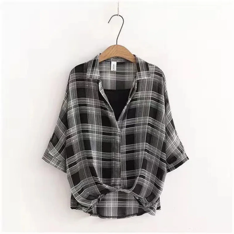 Женская рубашка свободного кроя с коротким рукавом