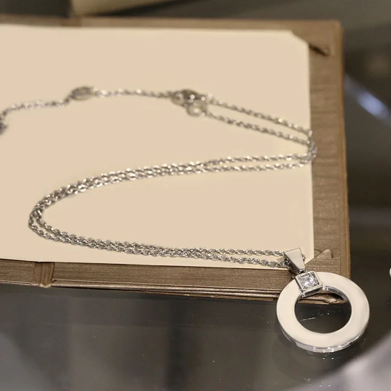 

Женское колье из серебра 2022 пробы, с фианитом