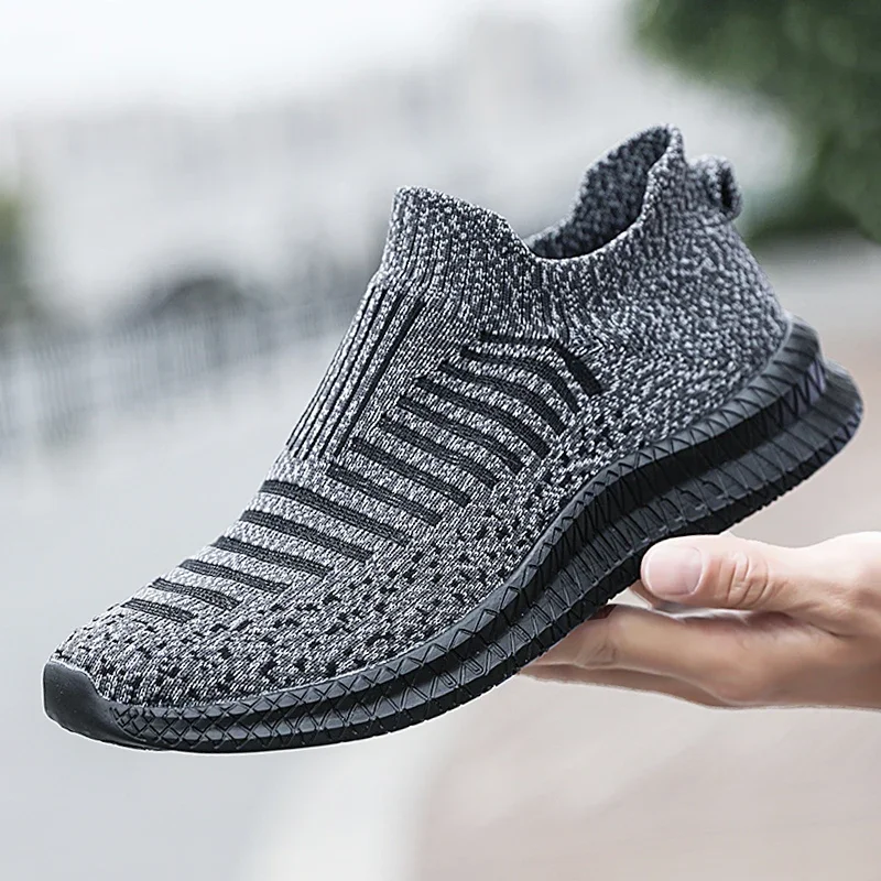

Breathable Men Casual Shoes Lightweight Outdoor Male Walking Shoes Anti-slip Men's Sneakers Slip on Flats Vulcanized Shoes 2023