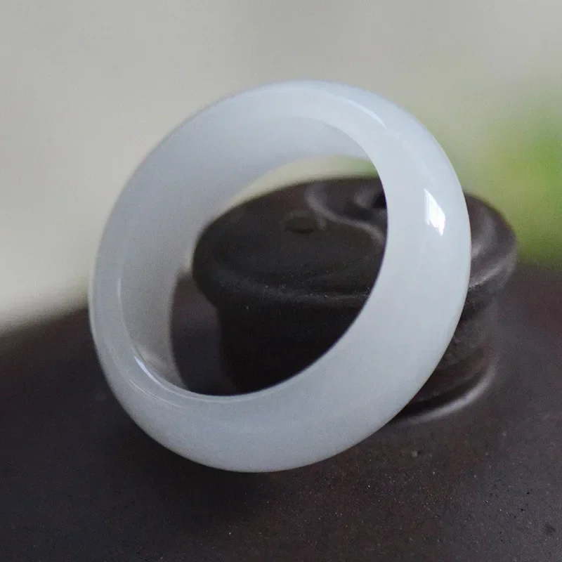 Кольцо из белого нефрита 7-10 размеров