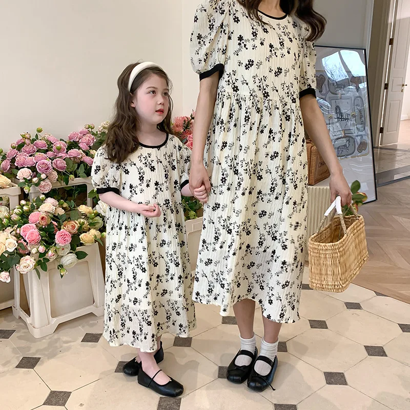 

Модная летняя одежда для мамы и дочери, сочетающаяся с одеждой, Хлопковое платье для близнецов, сестры, принцессы, Цветочное платье для мам и детей