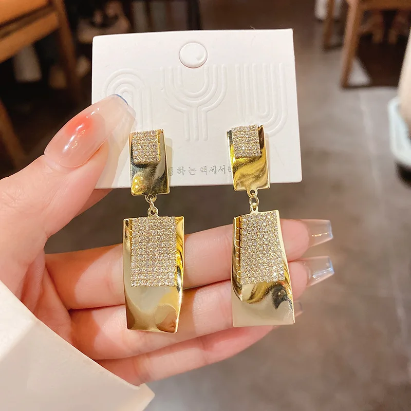 

Trendy Silver Needle Twisted Diamond Set Square Earrings Hong Kong Style Retro New Fashion Simple Temperament Personali