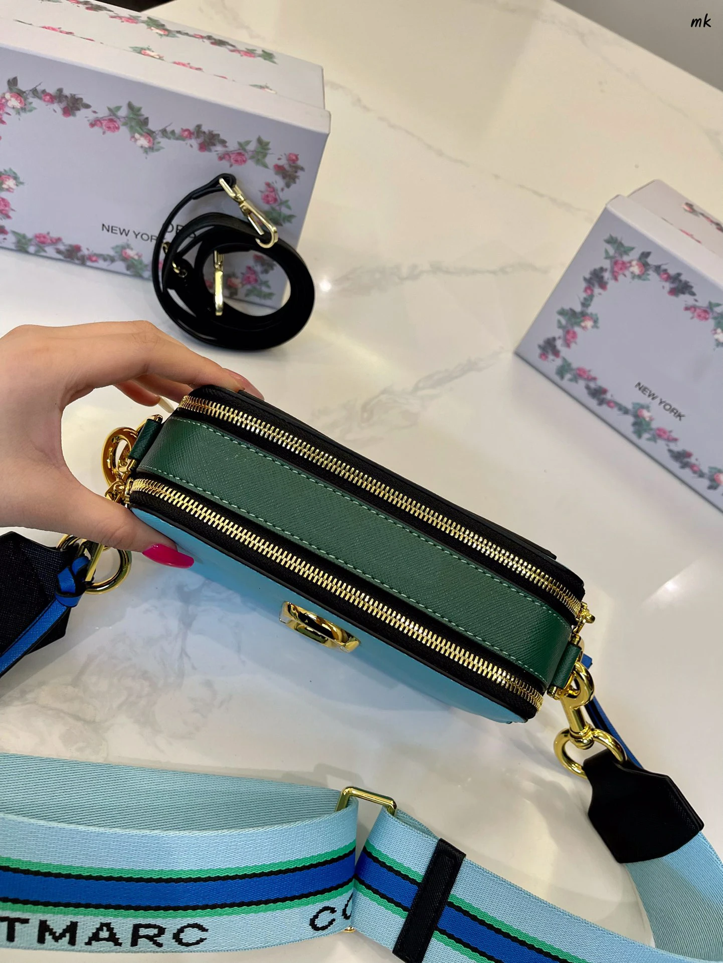 

2022 nuevo bolso de hombro de moda MJ para mujer, bolso de mano con cadena de Color sólido, mensajero informal, envío gratis