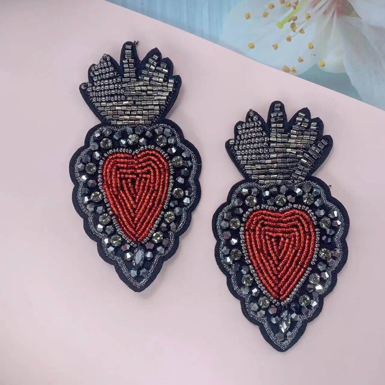 Нашивка со стразами в виде сердца для одежды аппликация нашивка сумок украшение