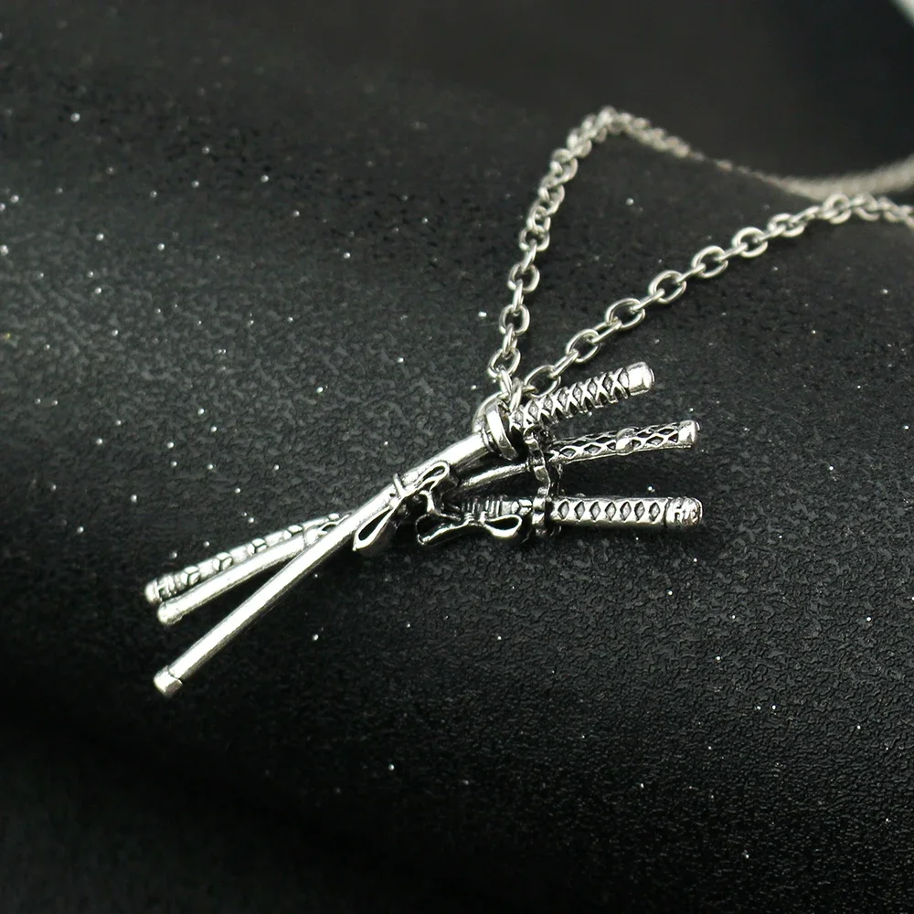 Ожерелье с подвеской в виде японского самурайского меча