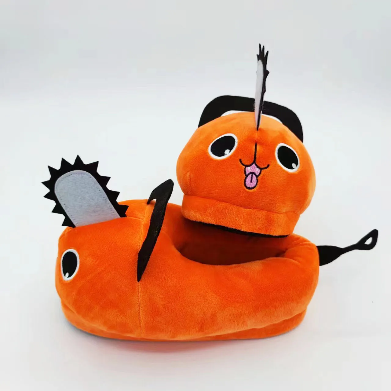 Фото Домашние теплые тапочки с бензопилой, женские зимние нечеткие пушистые мультяшные плюшевые подошвы, домашняя женская пушистая забавная милая домашняя обувь, женская обувь №1
