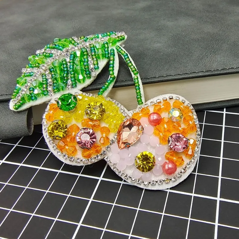 Вишневый шитье