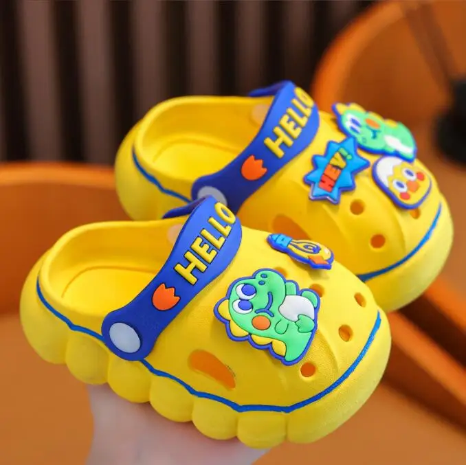 

2023 New Baby dinosaurs Slippers Kids Beach Shoes Summer Toddlers Boys Antislip Soft Sole Cute Slides Girls Bathroom Slippers