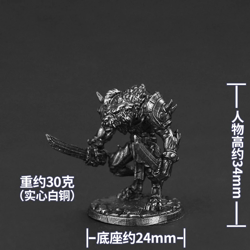 

Металлическая статуэтка волка