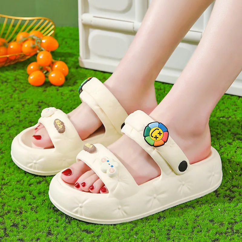 Summer Clogs for Girls Charms Shoes Outdoor Women Slippers Cloud Slippers Thick Sole High Quality Cross Sandals for Girls LX023