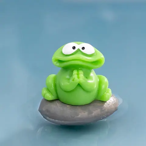Фигурки лягушек с большим ртом из смолы