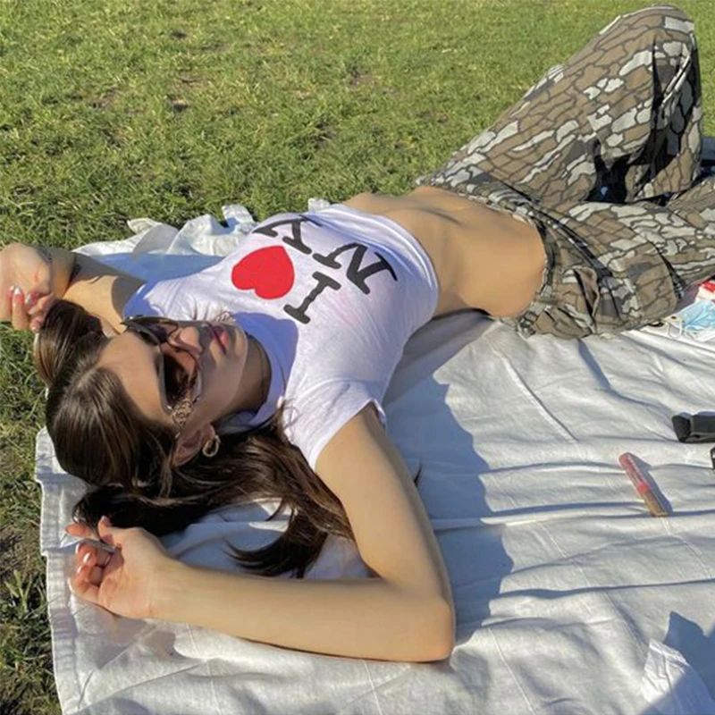 

Women's Short Sleeve Kawaii Cropped Tee Harajuku Summer 2022 Baby Grunge Slim Y2k Top Crewneck Punk Vintage Graphic Tee