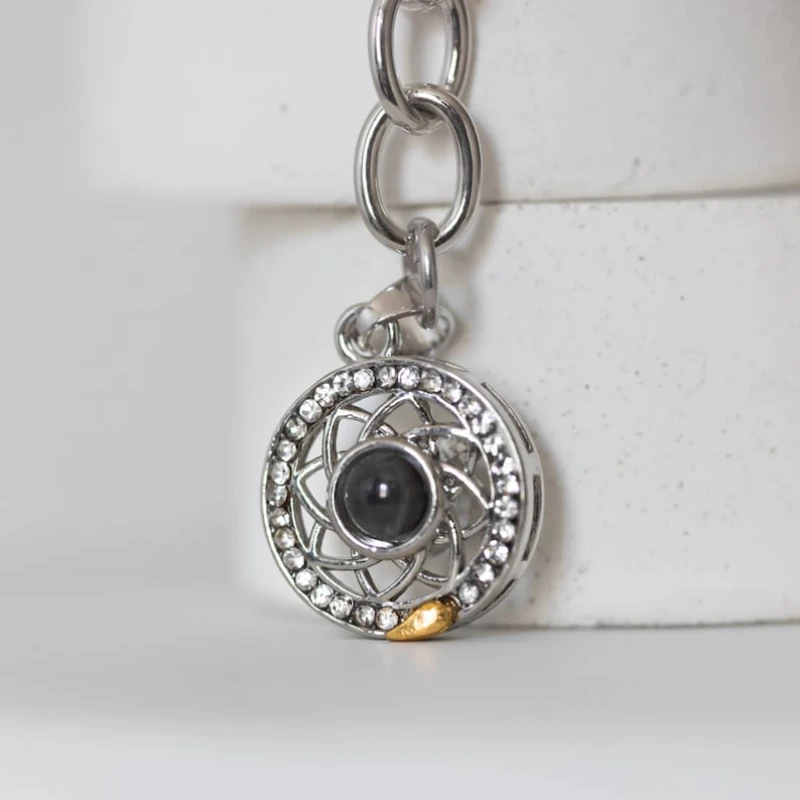 Projection Keychain Custom Personalized Photo Creative Keychains Pendant Sun and Moon Style Projection Couple Jewelry