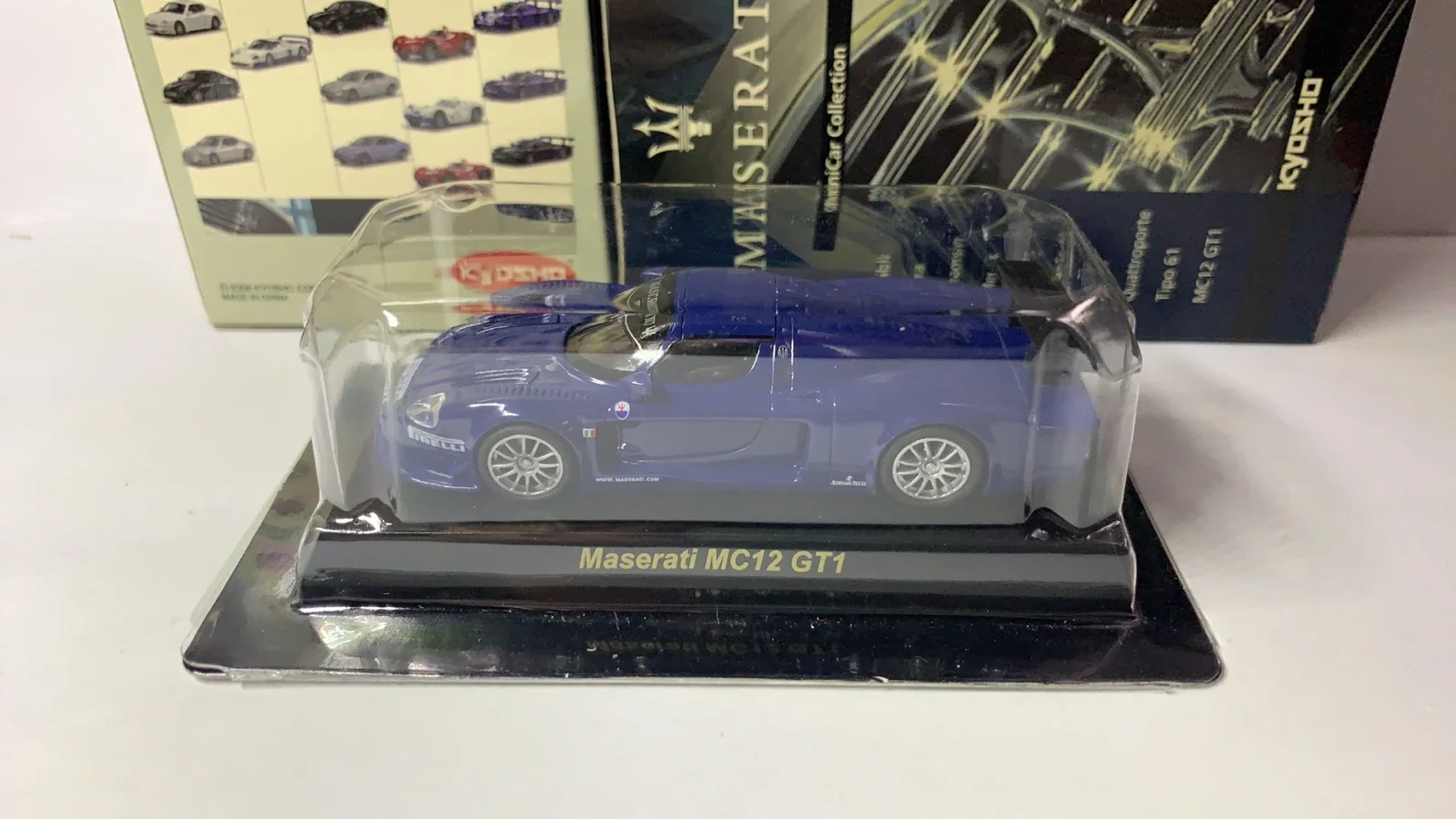 KYOSHO 1/64 Maserati MC12 GT1 Соберите модель тележки из литого под давлением сплава