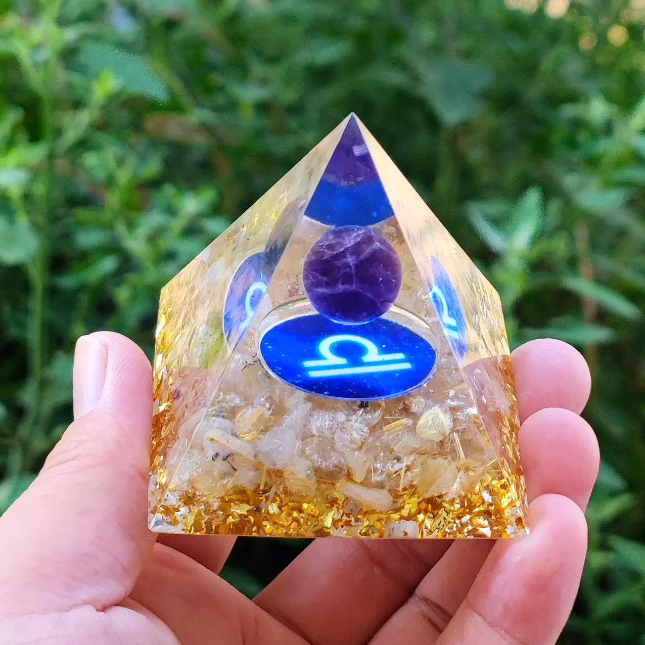 Healing Reiki Natural crushed stone Crystal Pyramid ornaments Mineral SPAR orb Oganite Pyramid meditation tools Car Decor