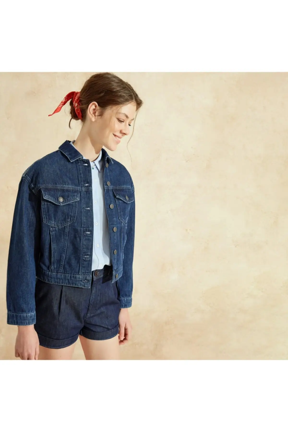 

Женская модная джинсовая куртка, короткая джинсовая куртка цвета темного индиго