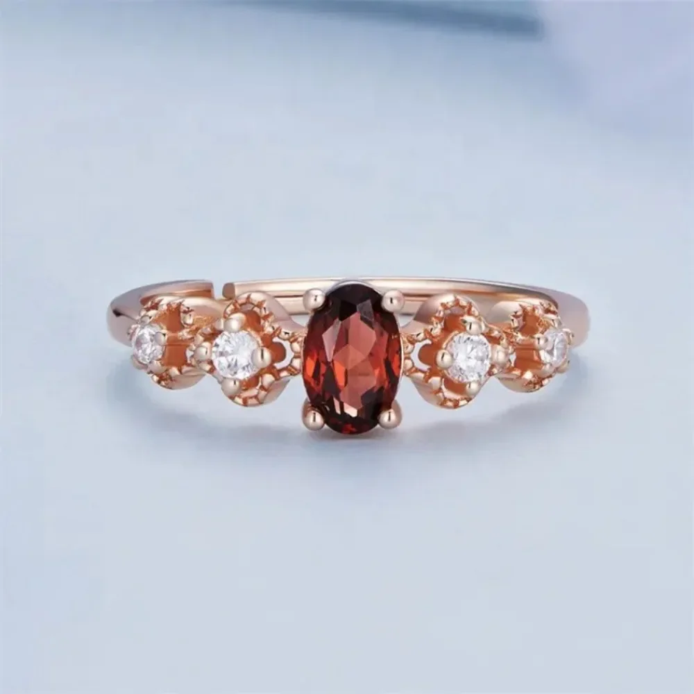 Женское кольцо из серебра 100% пробы с натуральным гранатом