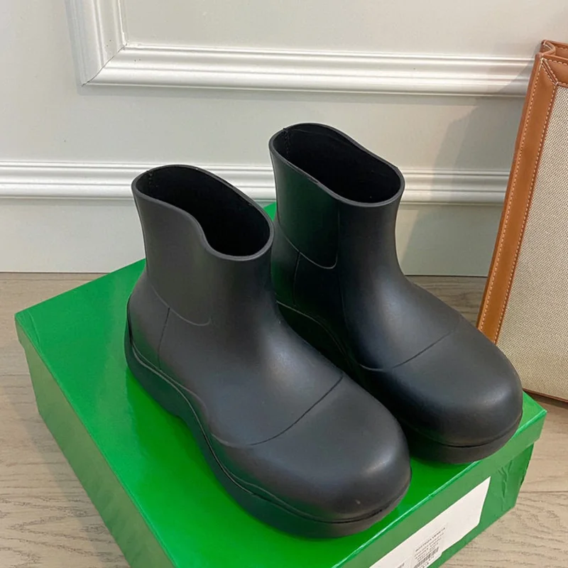 Plush Size 34-45 Unisex Rubber Rainboots Luxury Brand Design Pvc Round Toe Candy Color Rain Boots Slip On Waterproof Ankle Shoes