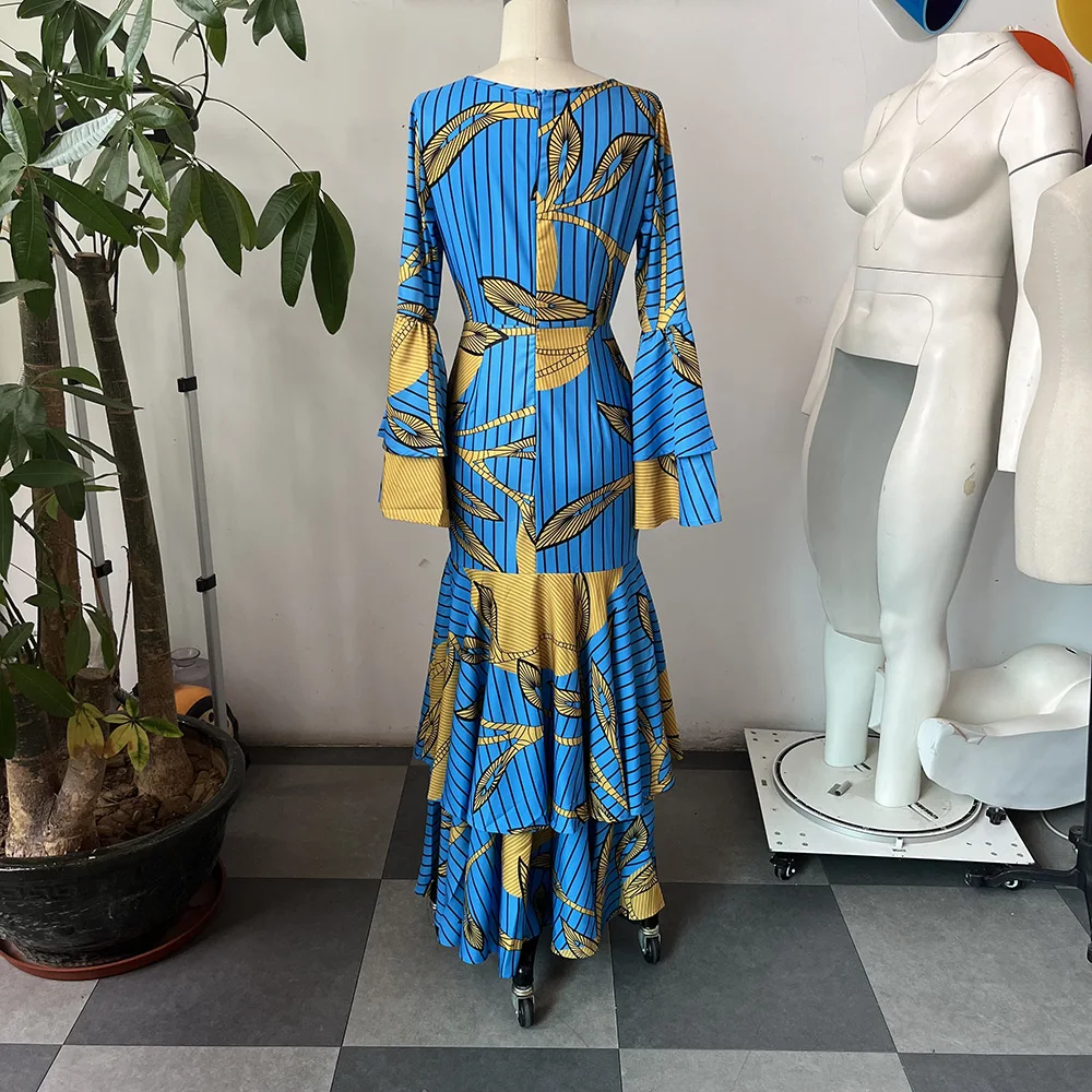 Женское длинное платье с юбкой годе расклешенное Африканским принтом весна 2022