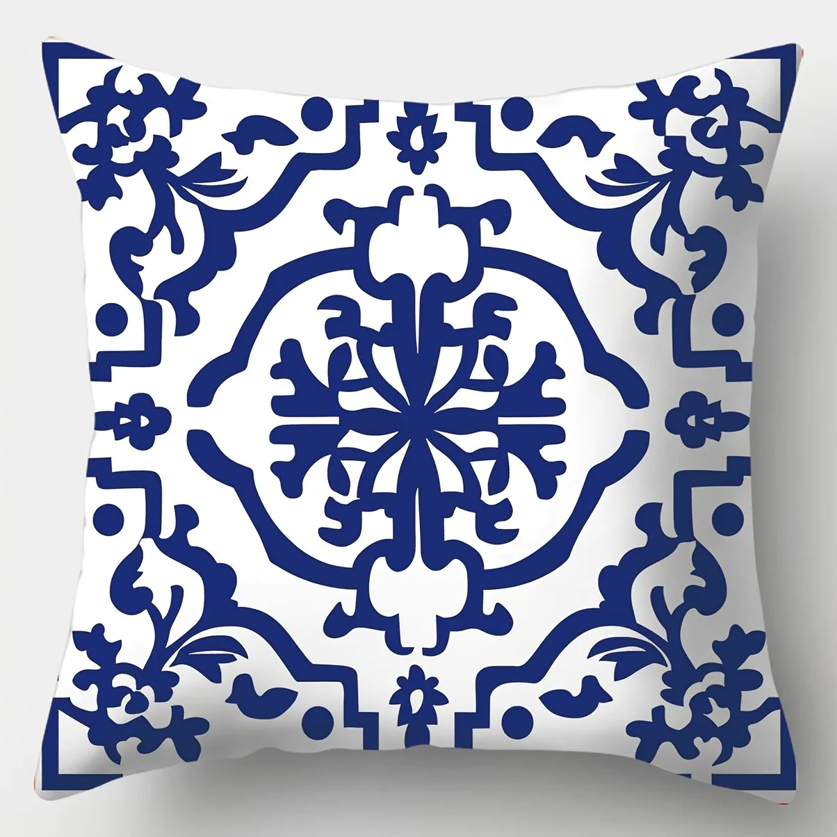 

Сине-белый декоративный чехол для подушки