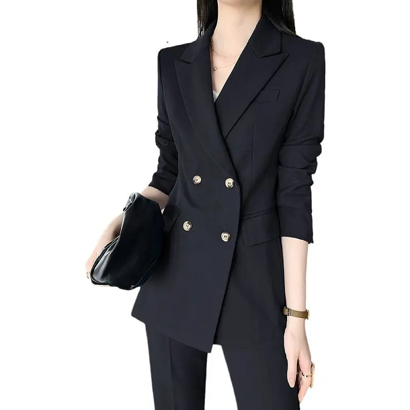 Рисунок 5 - Женский костюм из двух предметов