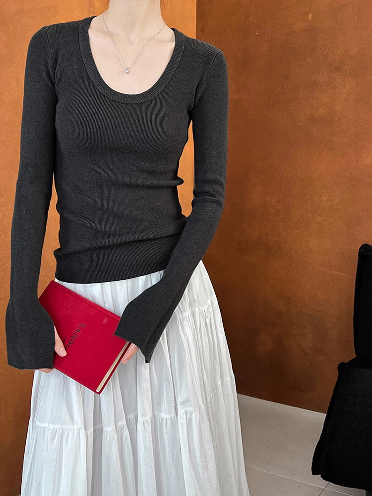 Женский трикотажный свитер с круглым вырезом и длинным рукавом