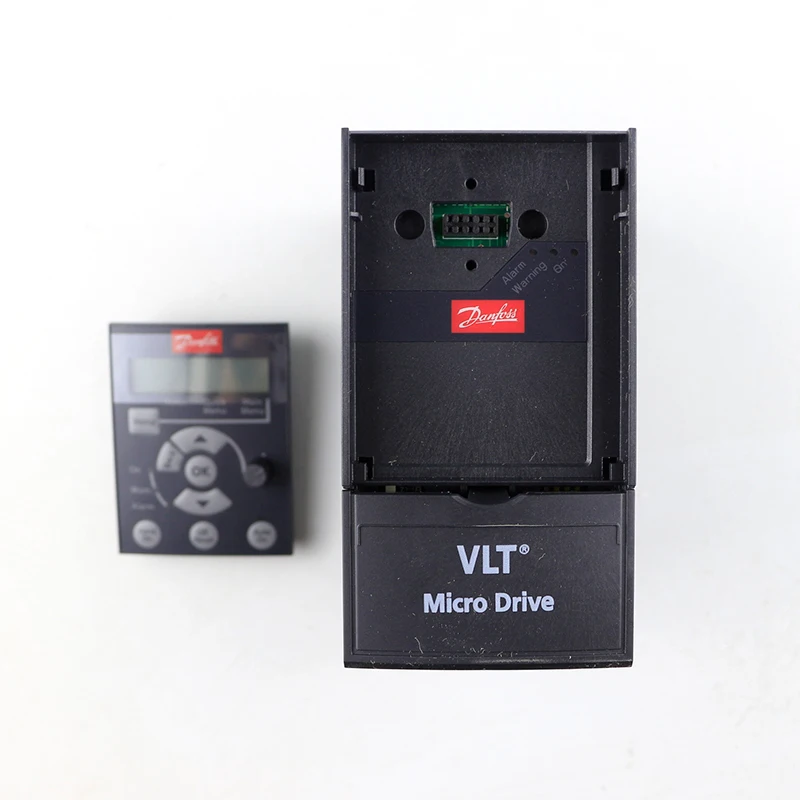 

132F0003 инвертор с микро приводом 0,75 кВт, инвертор 200-240VC, новая оригинальная фотография, 132F0003